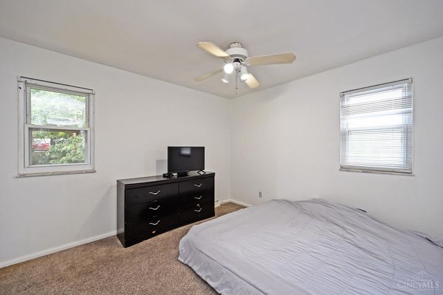 6586 S Oak Knoll Drive, Cincinnati, OH 45224