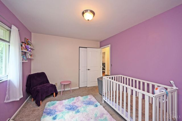 6586 S Oak Knoll Drive, Cincinnati, OH 45224