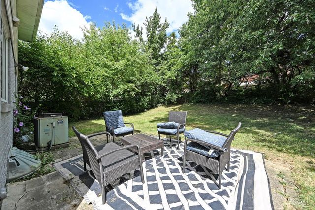 6586 S Oak Knoll Drive, Cincinnati, OH 45224