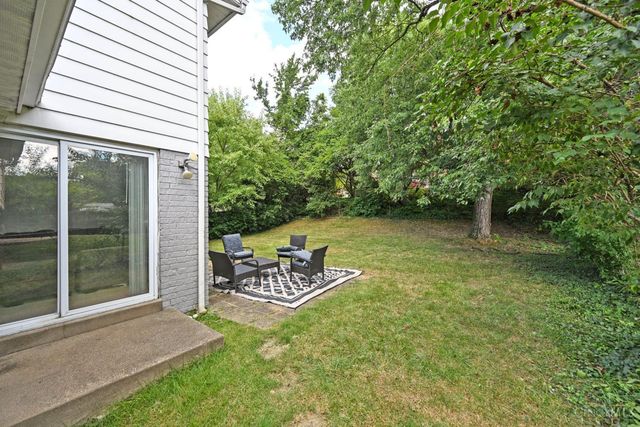 6586 S Oak Knoll Drive, Cincinnati, OH 45224