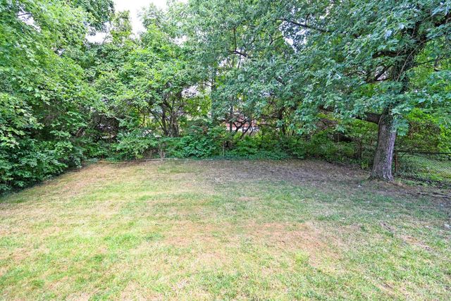 6586 S Oak Knoll Drive, Cincinnati, OH 45224