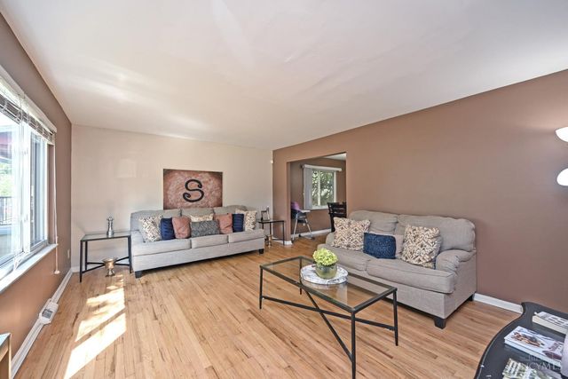 6586 S Oak Knoll Drive, Cincinnati, OH 45224