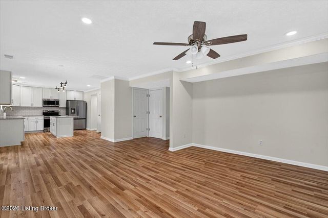 9903 Legacy Ct, Louisville, KY 40291