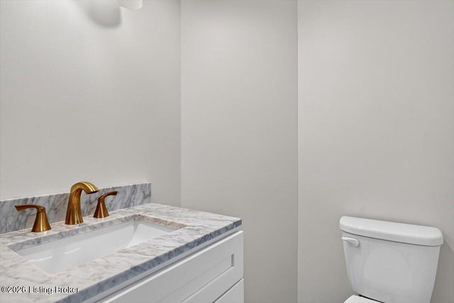 9903 Legacy Ct, Louisville, KY 40291