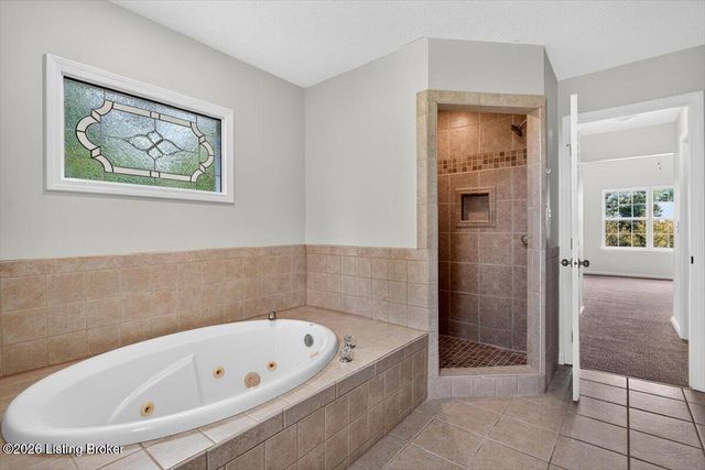 9903 Legacy Ct, Louisville, KY 40291
