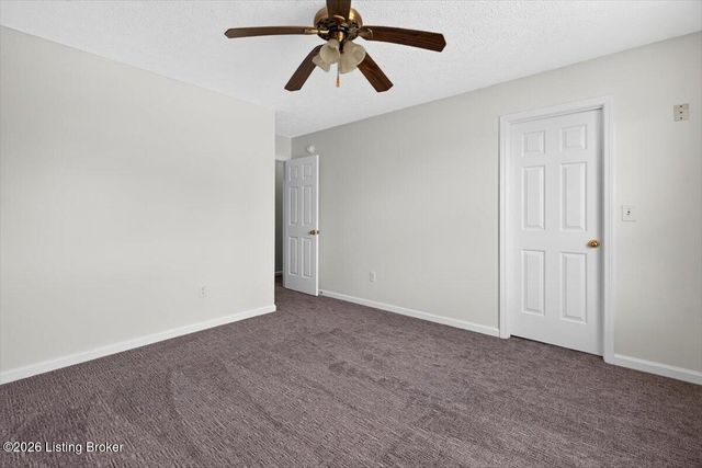 9903 Legacy Ct, Louisville, KY 40291