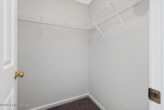 9903 Legacy Ct, Louisville, KY 40291