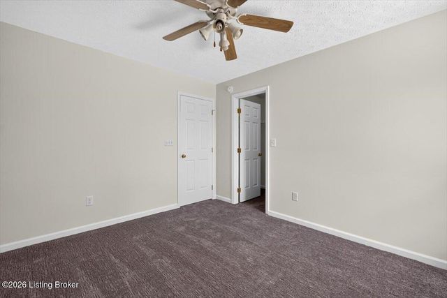 9903 Legacy Ct, Louisville, KY 40291