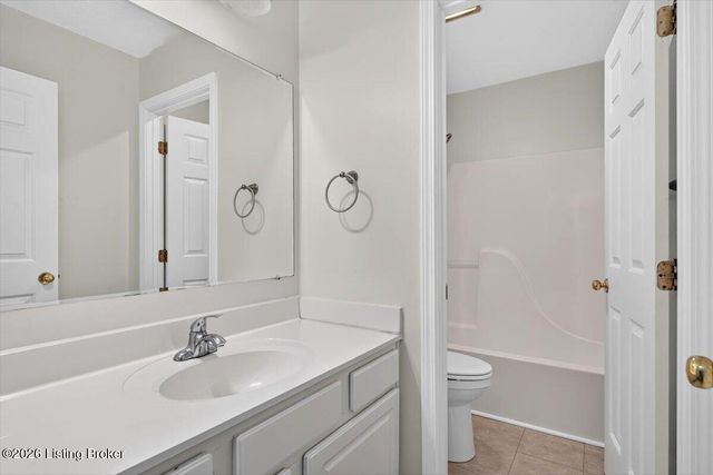 9903 Legacy Ct, Louisville, KY 40291