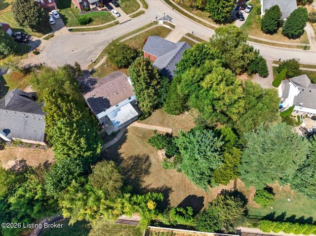 9903 Legacy Ct, Louisville, KY 40291