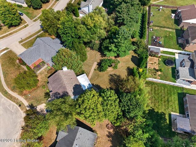 9903 Legacy Ct, Louisville, KY 40291