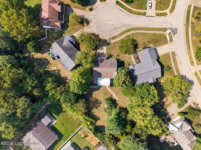 9903 Legacy Ct, Louisville, KY 40291