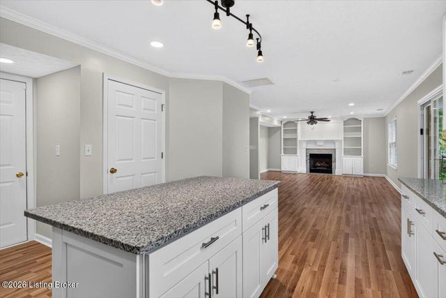 9903 Legacy Ct, Louisville, KY 40291