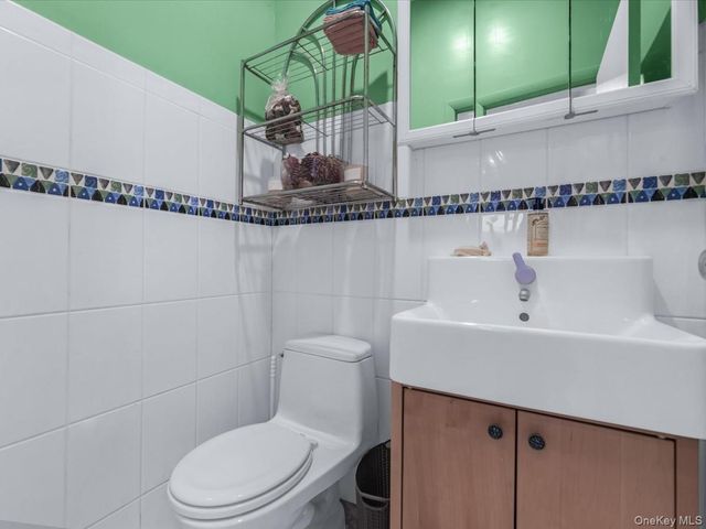 618 Jennings Avenue, West Hempstead, NY 11552