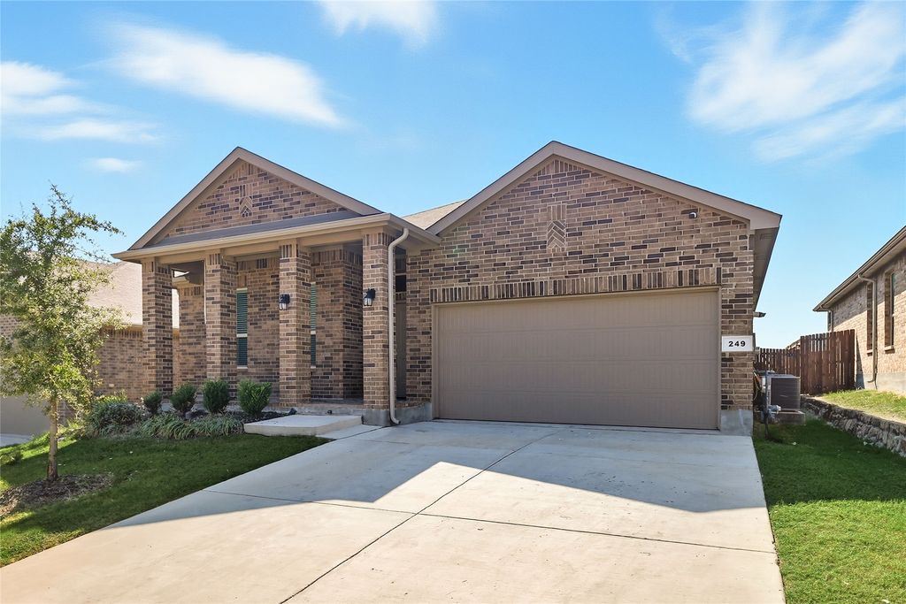 249 Irish Moss Drive, Fort Worth, TX 76052 — photo 2