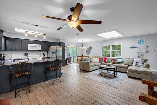817 County Road 126, Kingsland, TX 78639