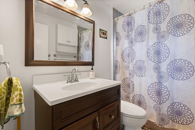 301 Hardy Pond Road, Waltham, MA 02451