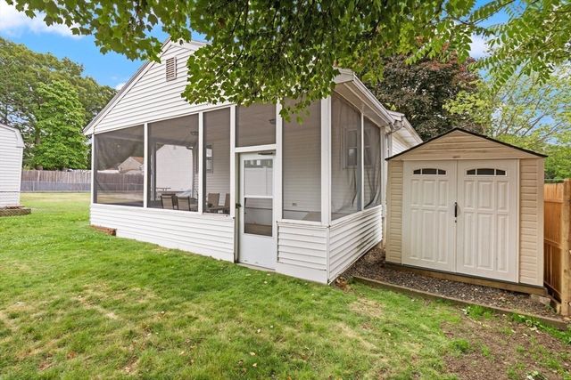 301 Hardy Pond Road, Waltham, MA 02451
