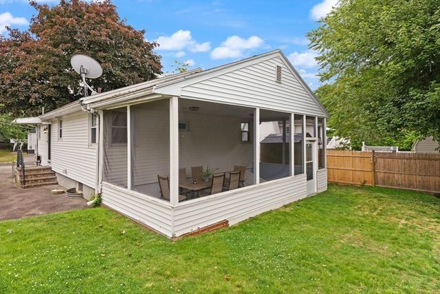 301 Hardy Pond Road, Waltham, MA 02451