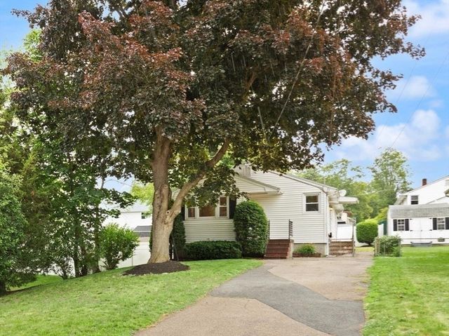 301 Hardy Pond Road, Waltham, MA 02451