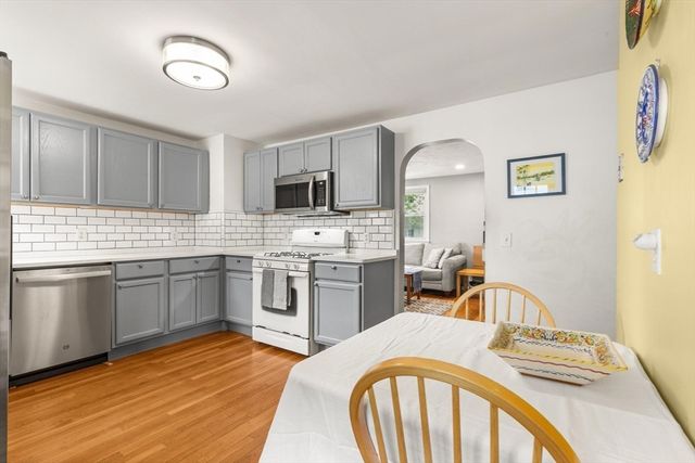 301 Hardy Pond Road, Waltham, MA 02451