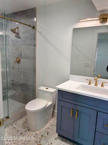 65 Knox Avenue, Cliffside Park, NJ 07010