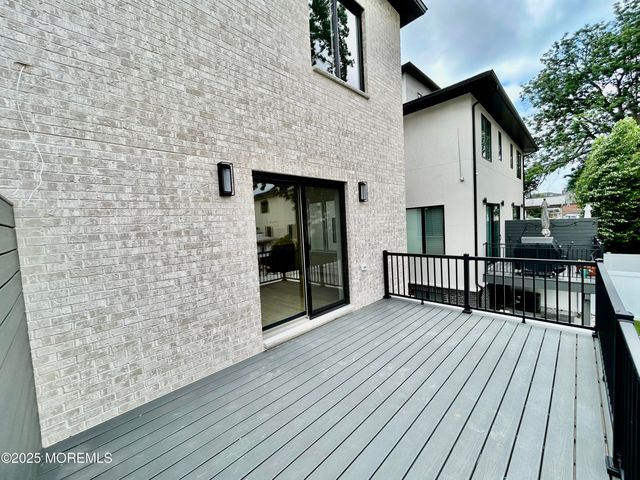 65 Knox Avenue, Cliffside Park, NJ 07010