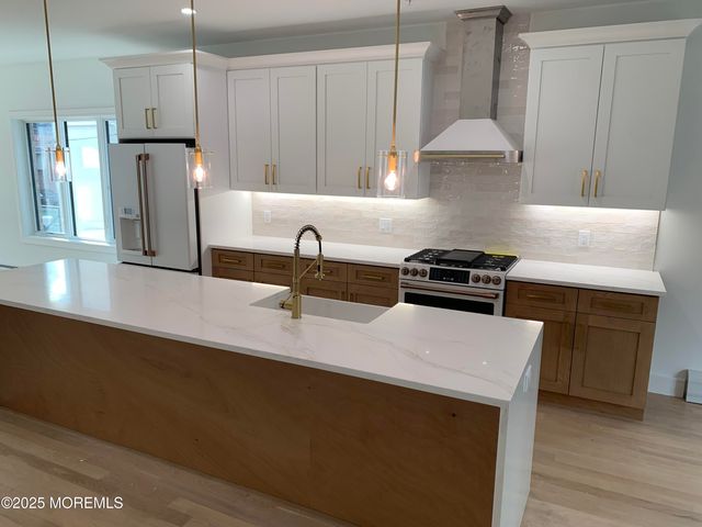 65 Knox Avenue, Cliffside Park, NJ 07010