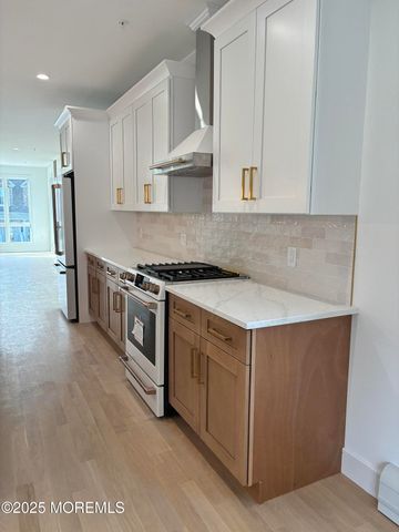 65 Knox Avenue, Cliffside Park, NJ 07010