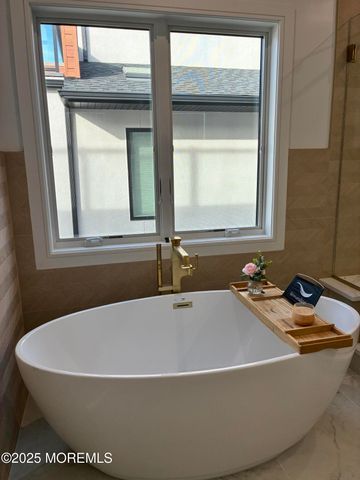 65 Knox Avenue, Cliffside Park, NJ 07010