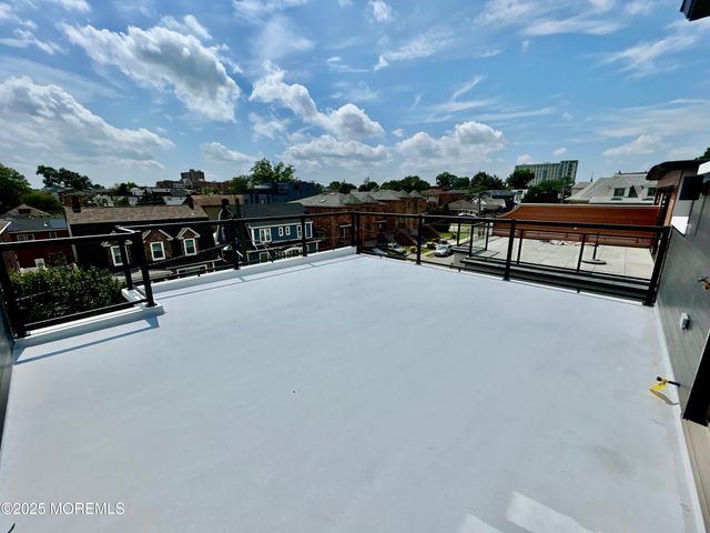 65 Knox Avenue, Cliffside Park, NJ 07010