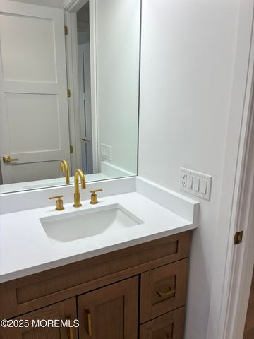 65 Knox Avenue, Cliffside Park, NJ 07010