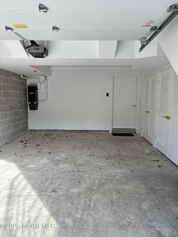 65 Knox Avenue, Cliffside Park, NJ 07010