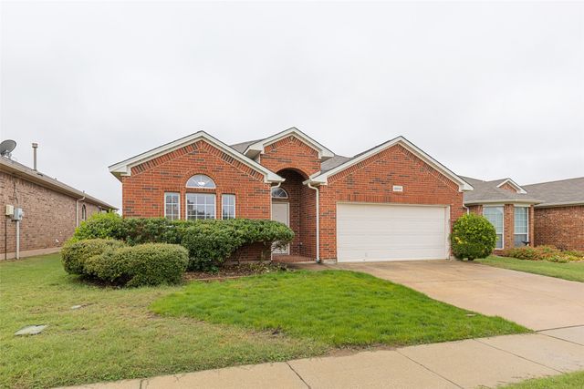 12913 Farmington Drive, Fort Worth, TX 76244