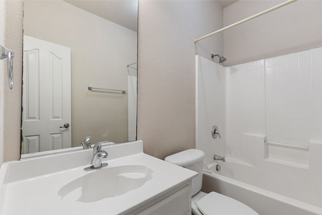 12913 Farmington Drive, Fort Worth, TX 76244