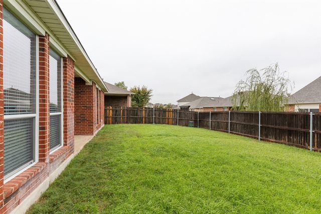 12913 Farmington Drive, Fort Worth, TX 76244