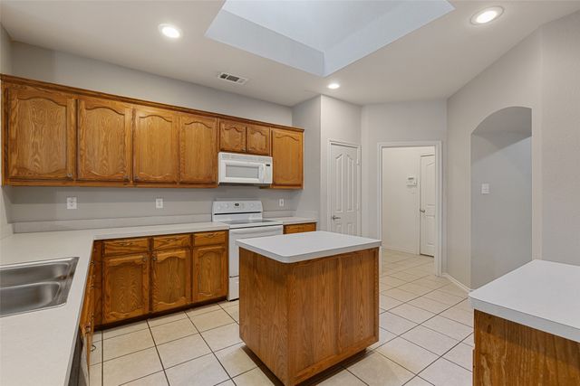 12913 Farmington Drive, Fort Worth, TX 76244
