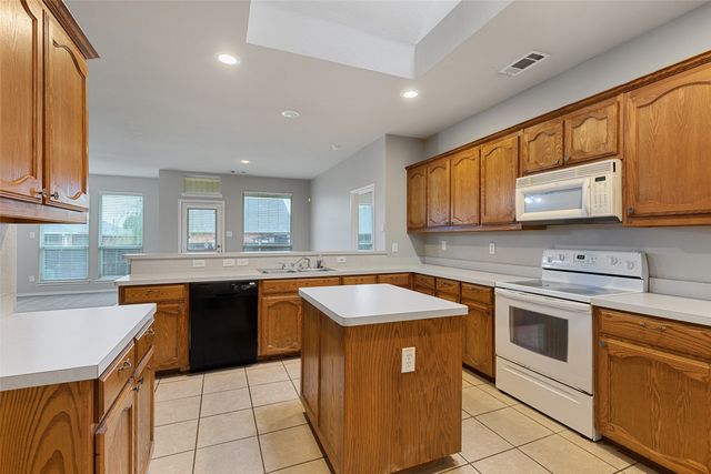 12913 Farmington Drive, Fort Worth, TX 76244