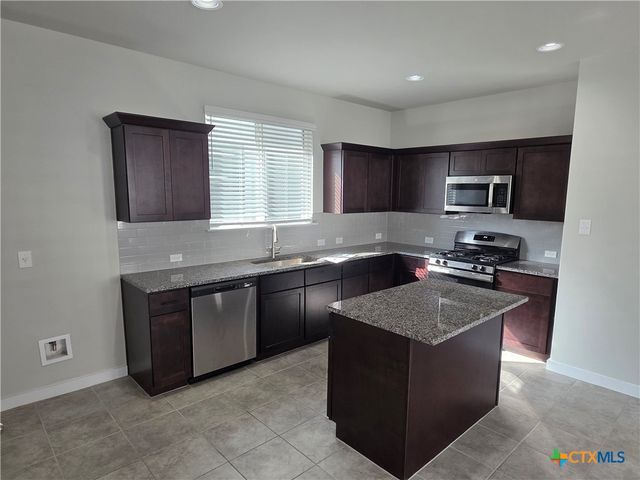 412 Hortus Drive, Kyle, TX 78640