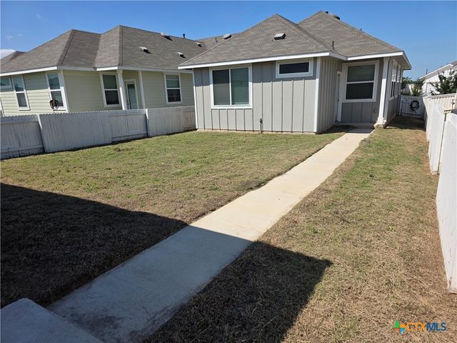 412 Hortus Drive, Kyle, TX 78640