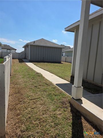412 Hortus Drive, Kyle, TX 78640