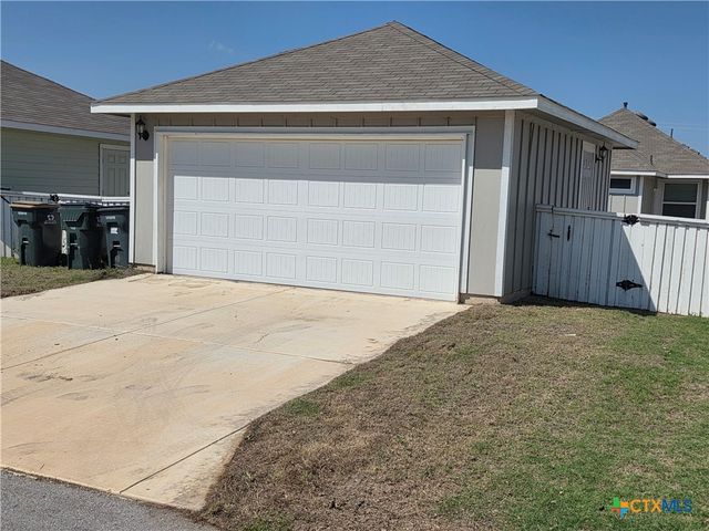 412 Hortus Drive, Kyle, TX 78640
