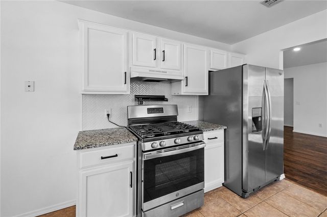 1206 Cresent Street, Bentonville, AR 72712