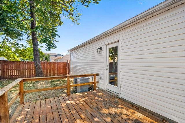 1206 Cresent Street, Bentonville, AR 72712