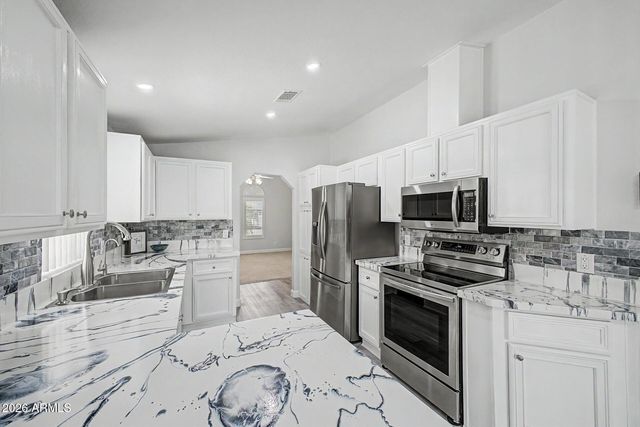 2550 S ELLSWORTH Road 50, Mesa, AZ 85209