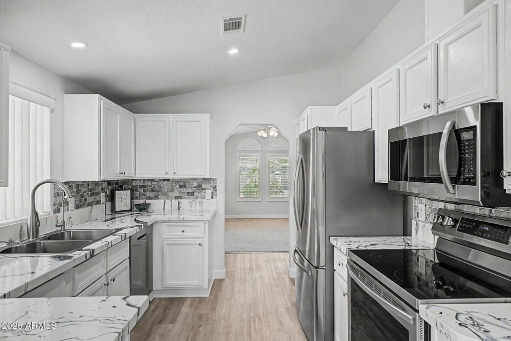 2550 S ELLSWORTH Road 50, Mesa, AZ 85209