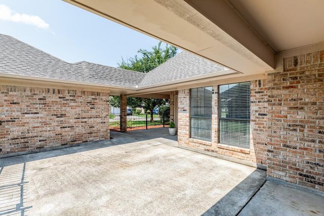 2605 Black Oak Drive, Orange, TX 77632