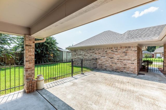 2605 Black Oak Drive, Orange, TX 77632