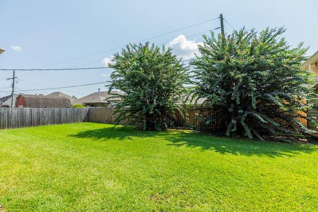 2605 Black Oak Drive, Orange, TX 77632