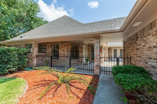 2605 Black Oak Drive, Orange, TX 77632